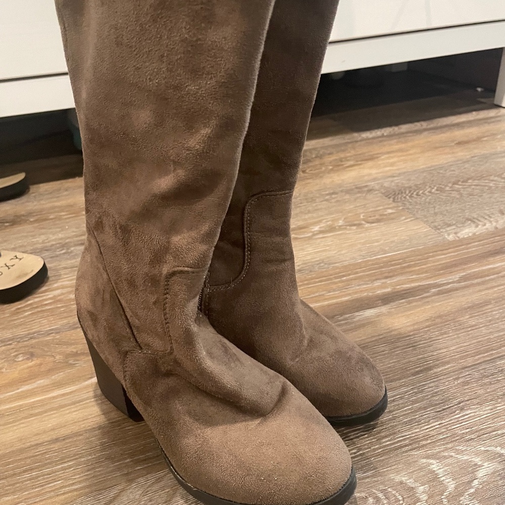 Brown Knee high boots